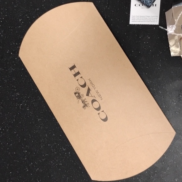 NWT Coach travel set - Picture 5 of 5